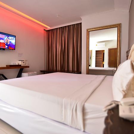 Fantasy Resort Nakhon Sawan Exterior foto