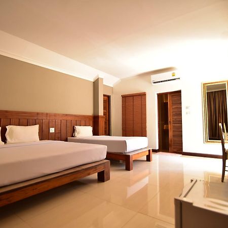 Fantasy Resort Nakhon Sawan Exterior foto