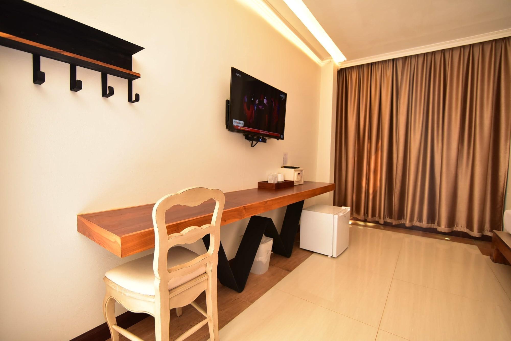 Fantasy Resort Nakhon Sawan Exterior foto